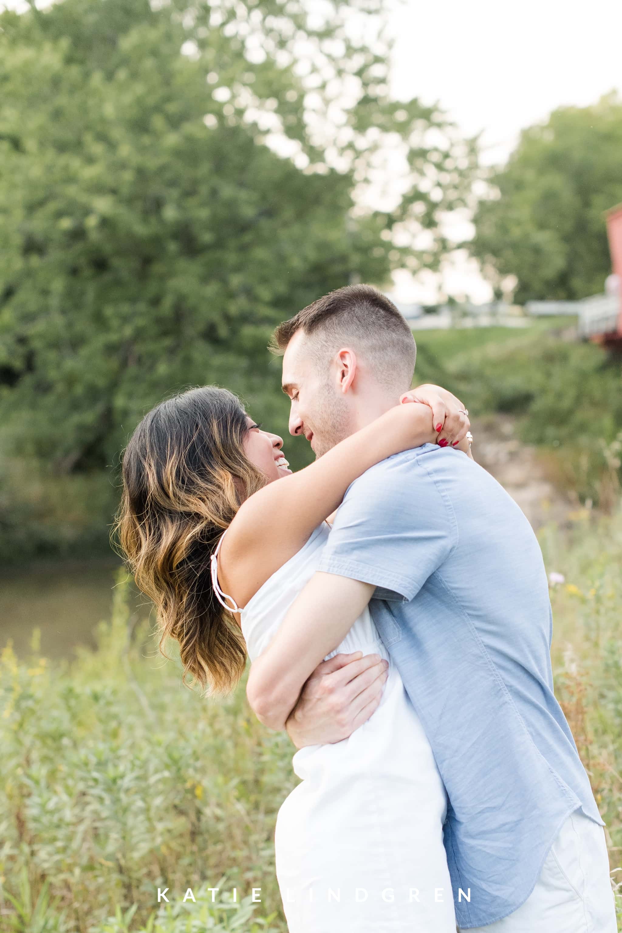 Des Moines, Iowa Wedding Photographer