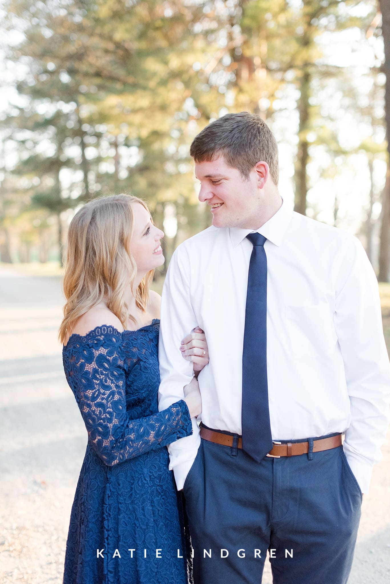 Des Moines Fall Engagement Session