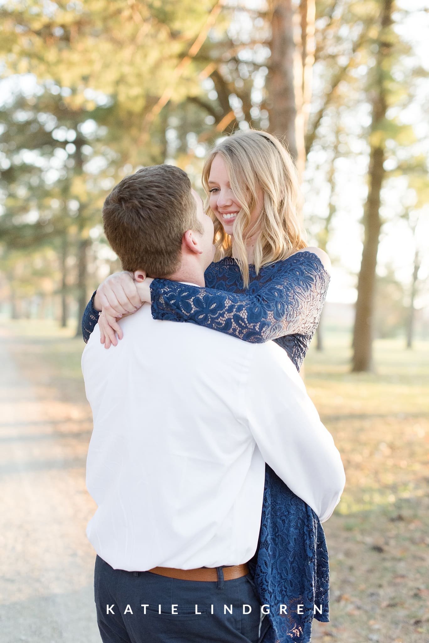 Des Moines Fall Engagement Session