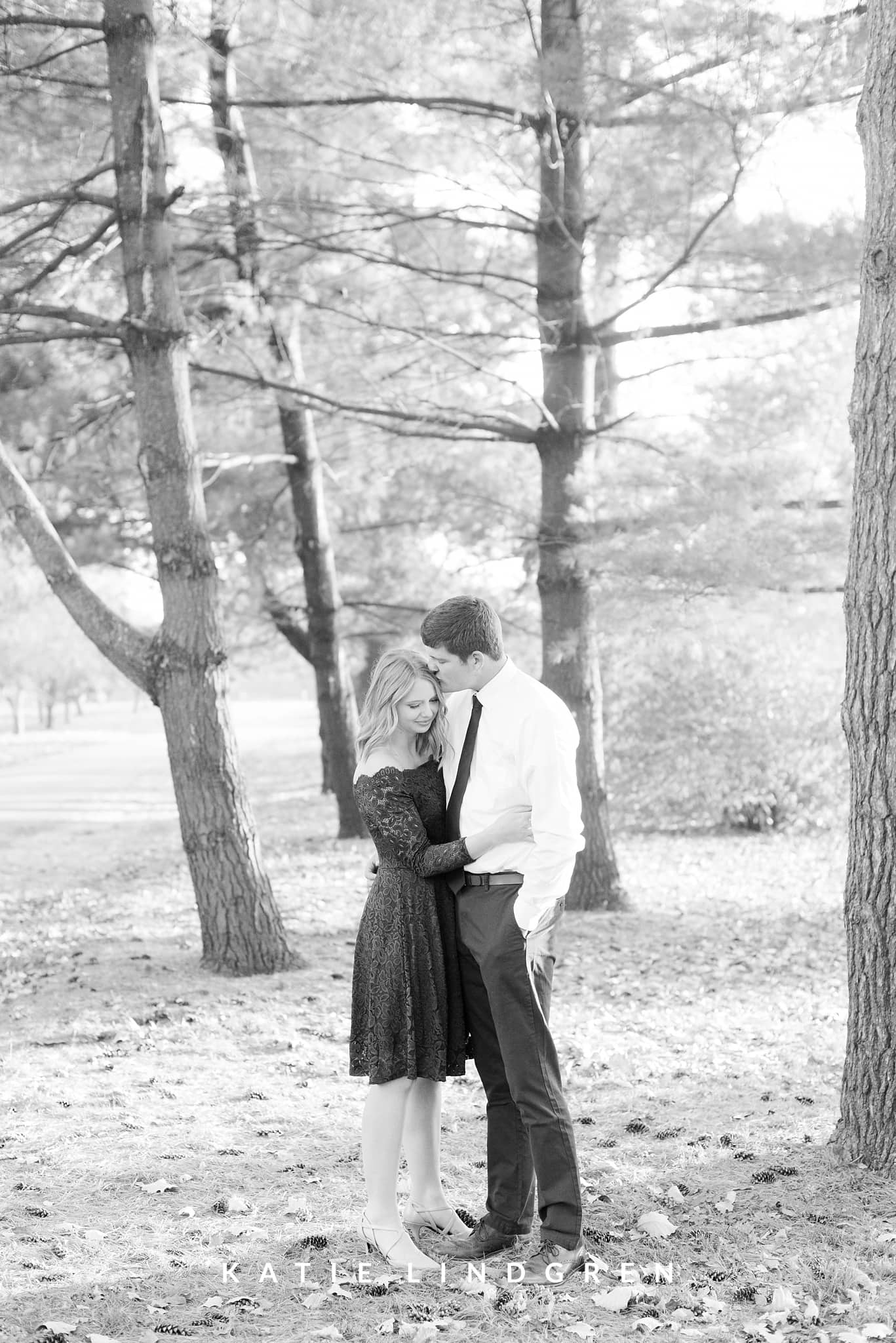 Des Moines Fall Engagement Session