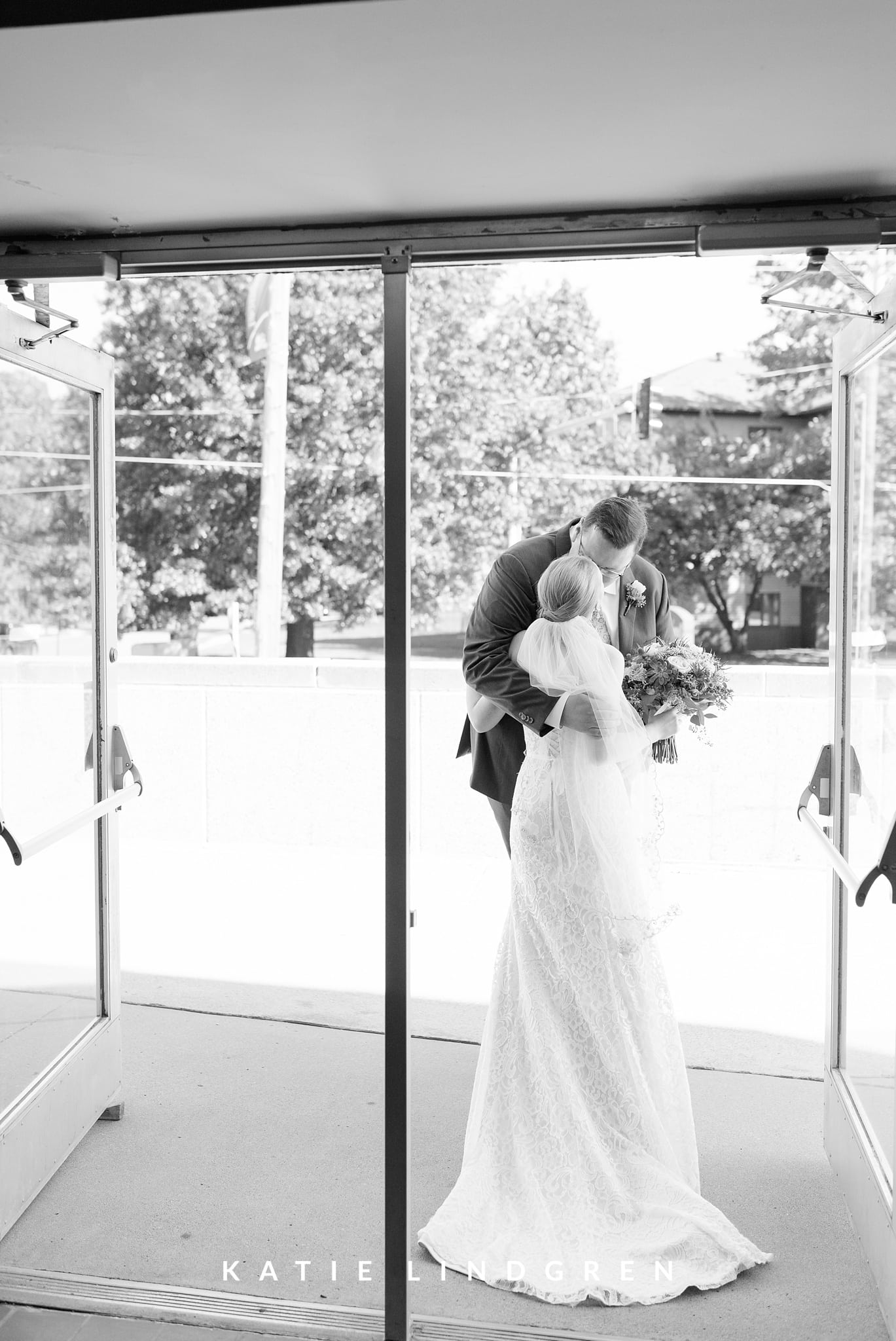 Des Moines Wedding Photographer