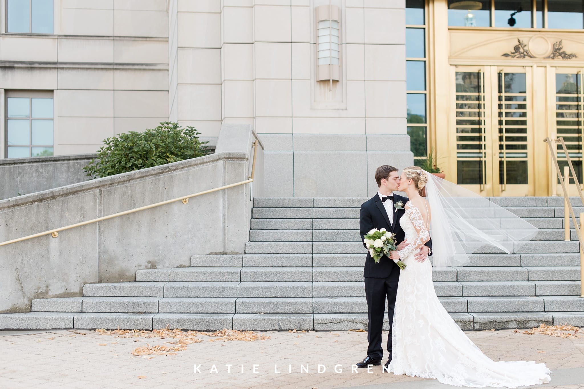 Downtown Des Moines Wedding
