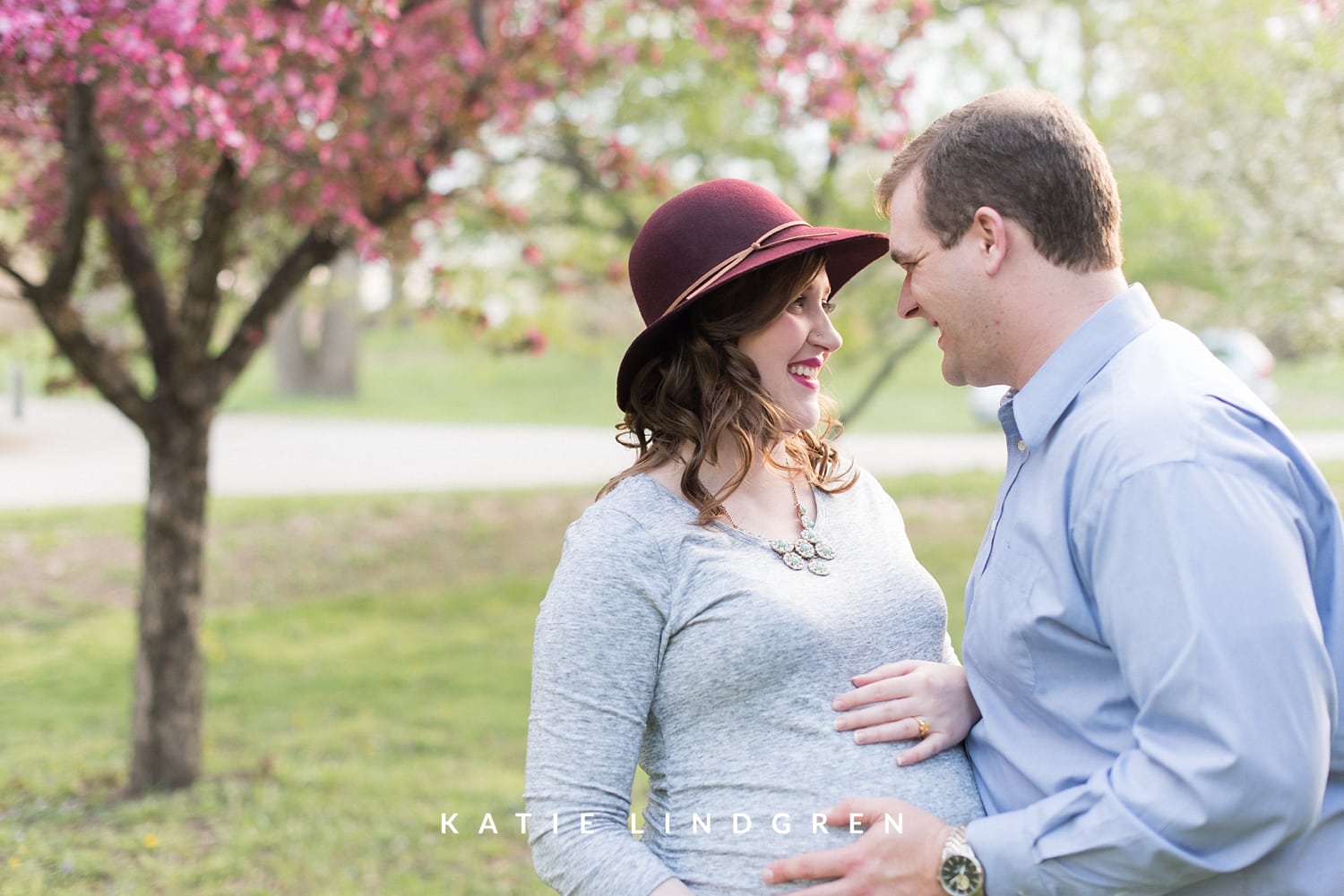 spring blooms couple photographer