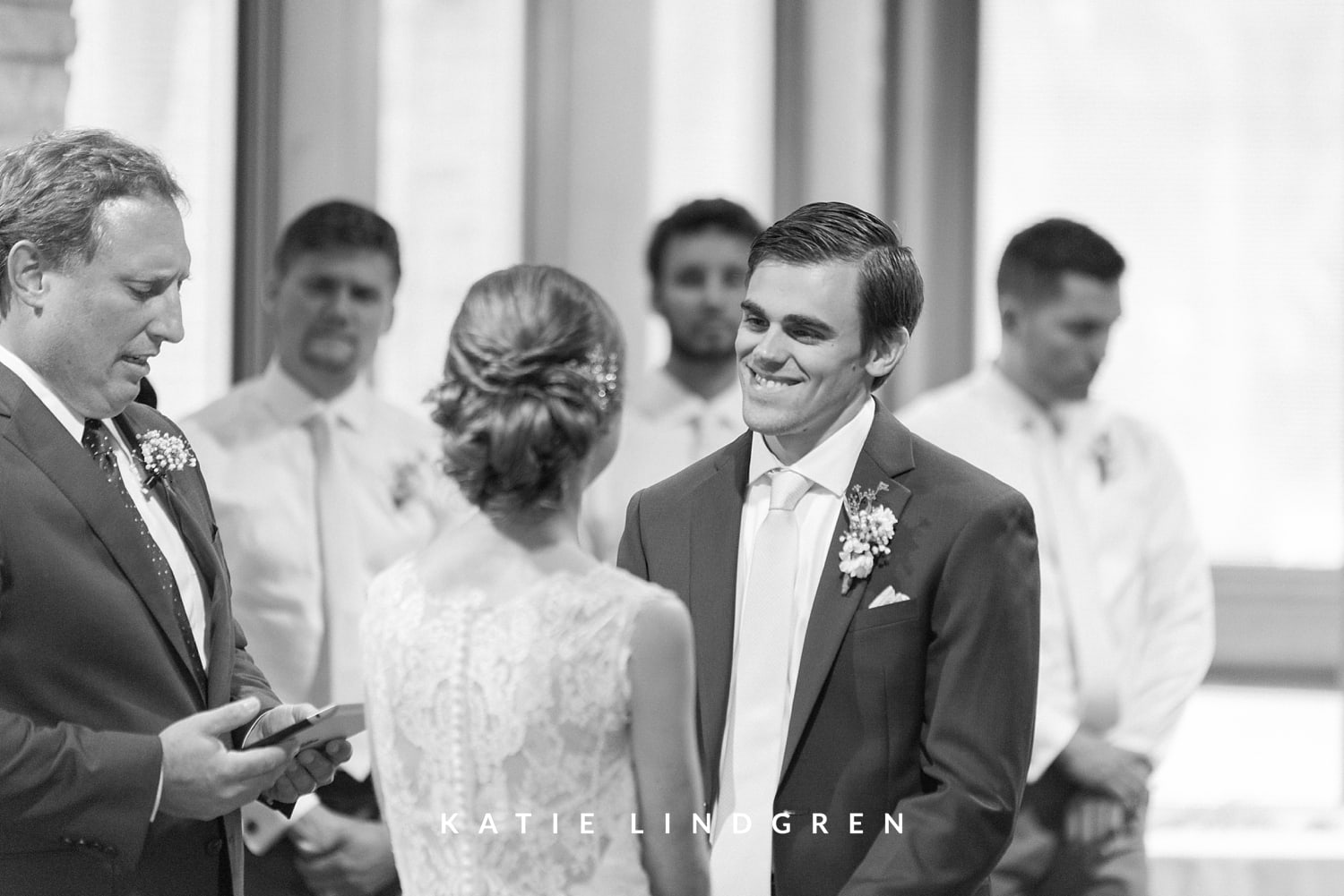 Des Moines, Iowa Wedding Photographer