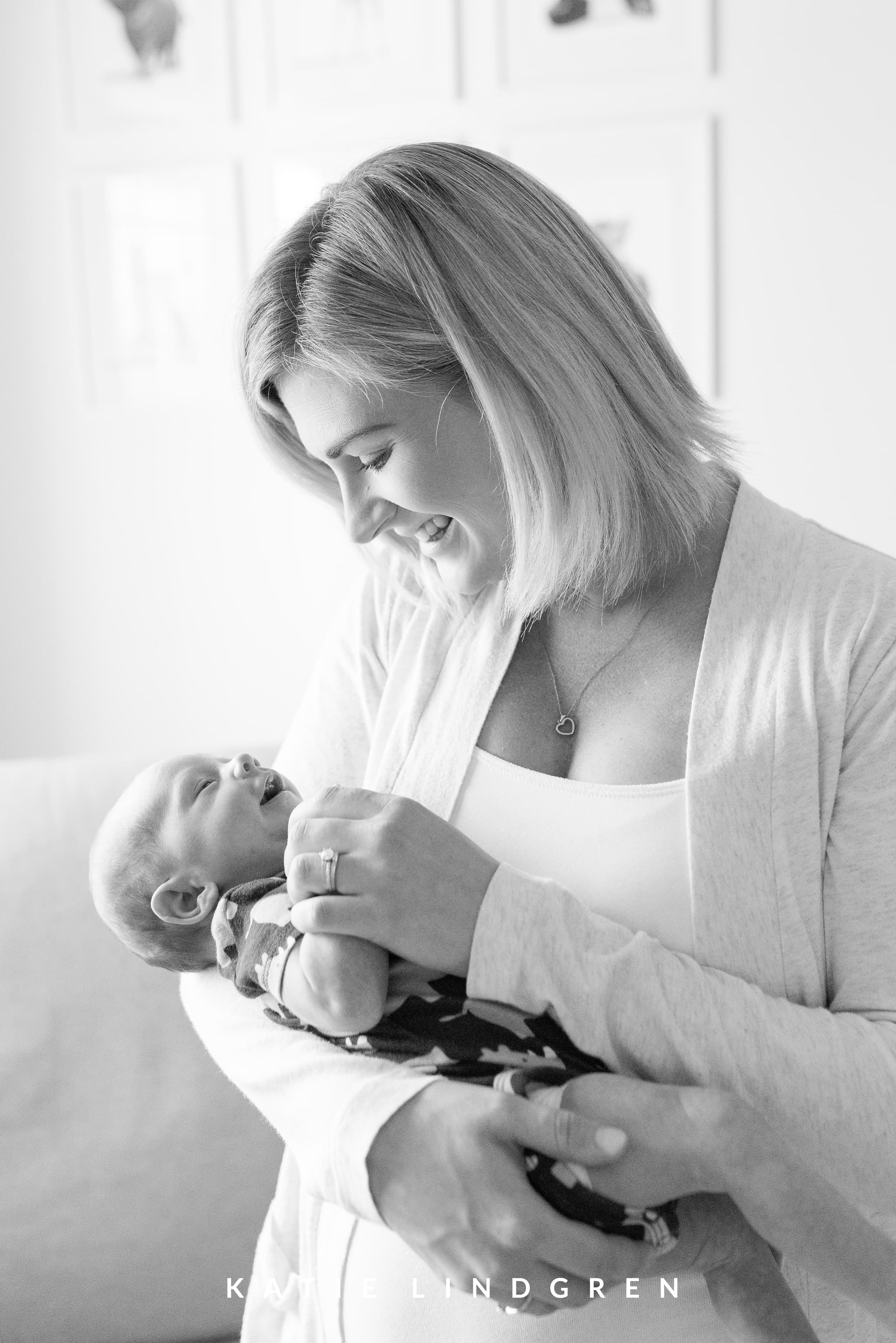 Des Moines Lifestyle Newborn Photographer