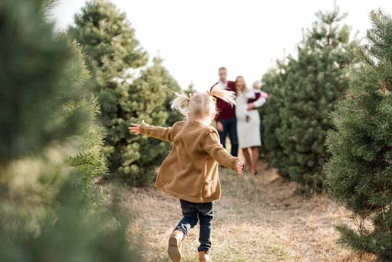 Tree Farm Mini Sessions | Iowa Family Photographer