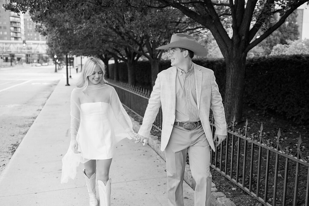 Late Summer Des Moines Engagement Session - Katie Lindgren Photography