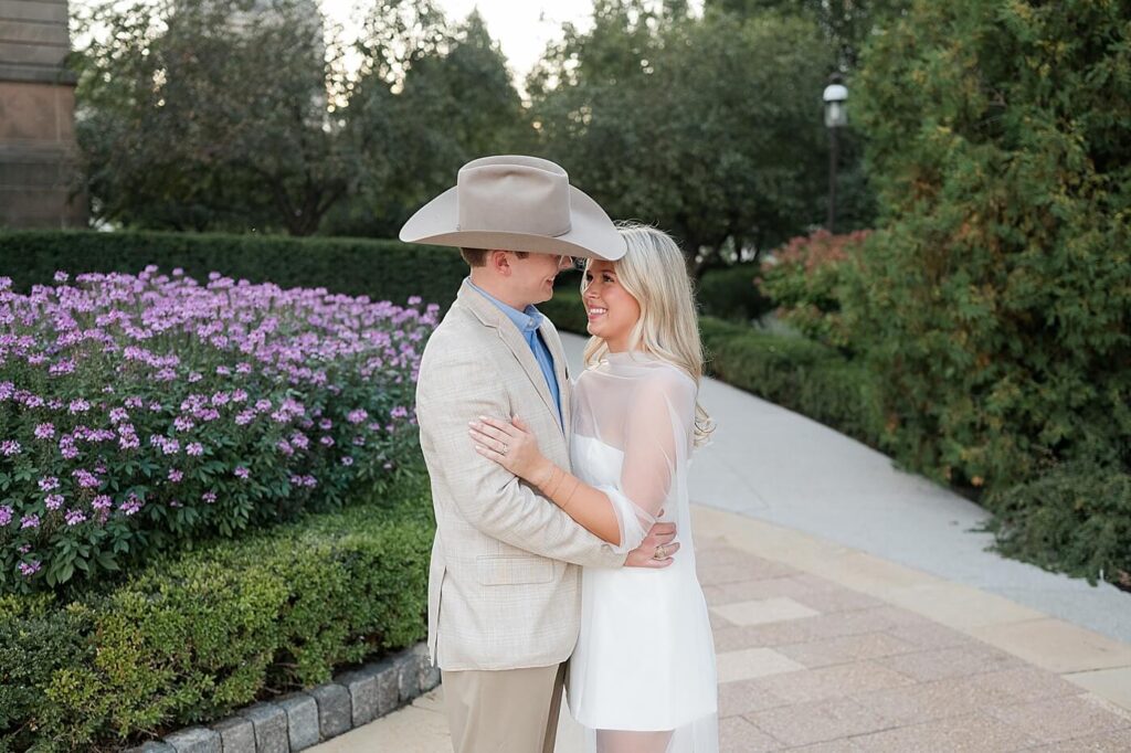 Late Summer Des Moines Engagement Session - Katie Lindgren Photography