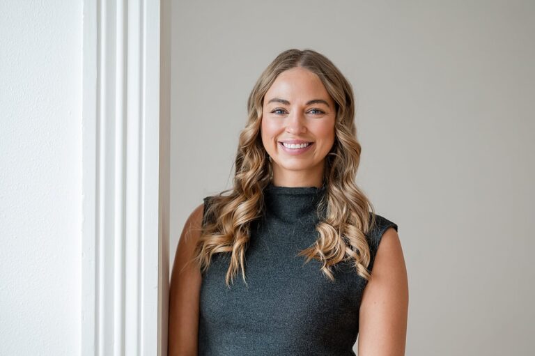 Des Moines Headshot Photographer